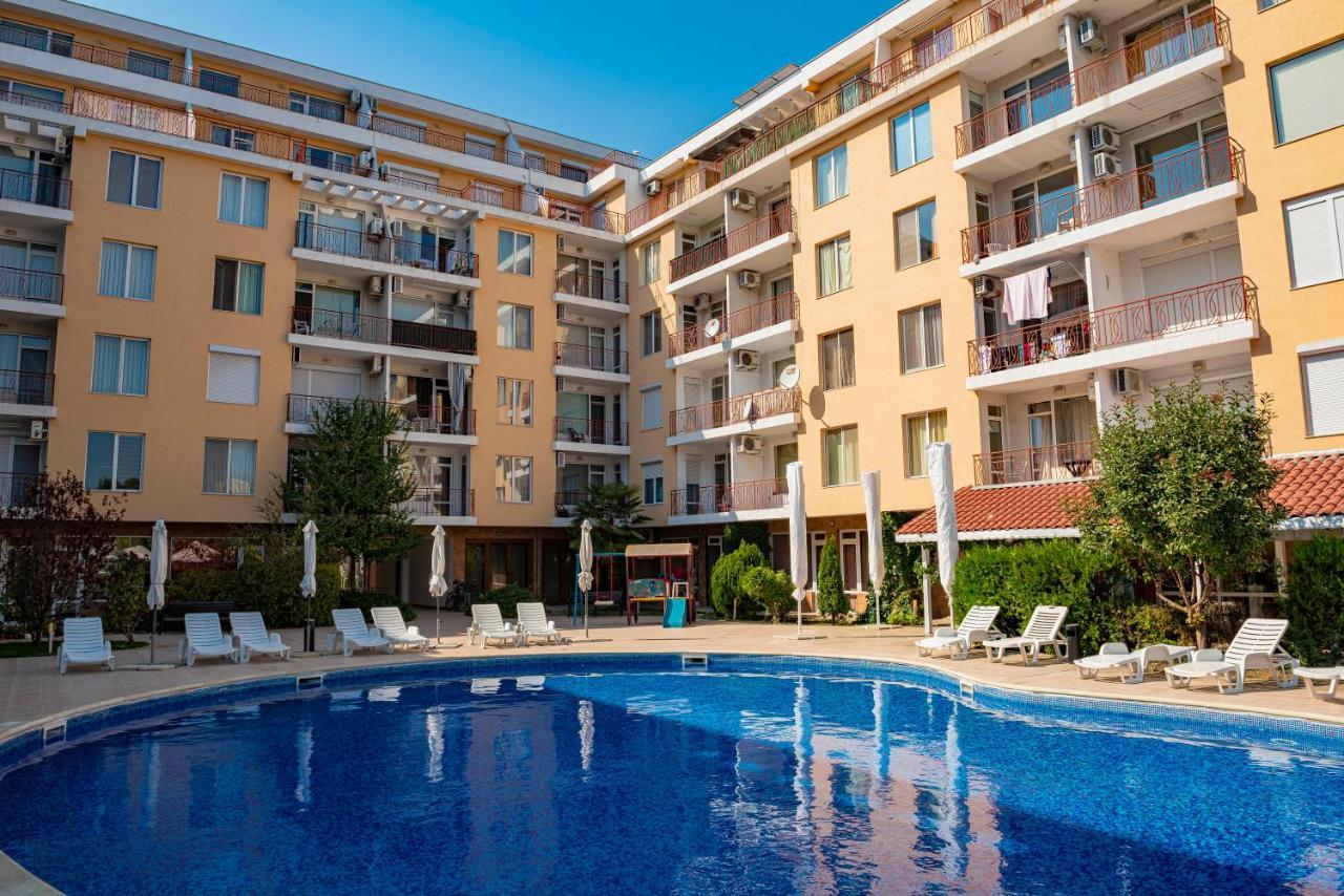 Sunny Day 1 - Menada Apartments Сонячний Берег Екстер'єр фото