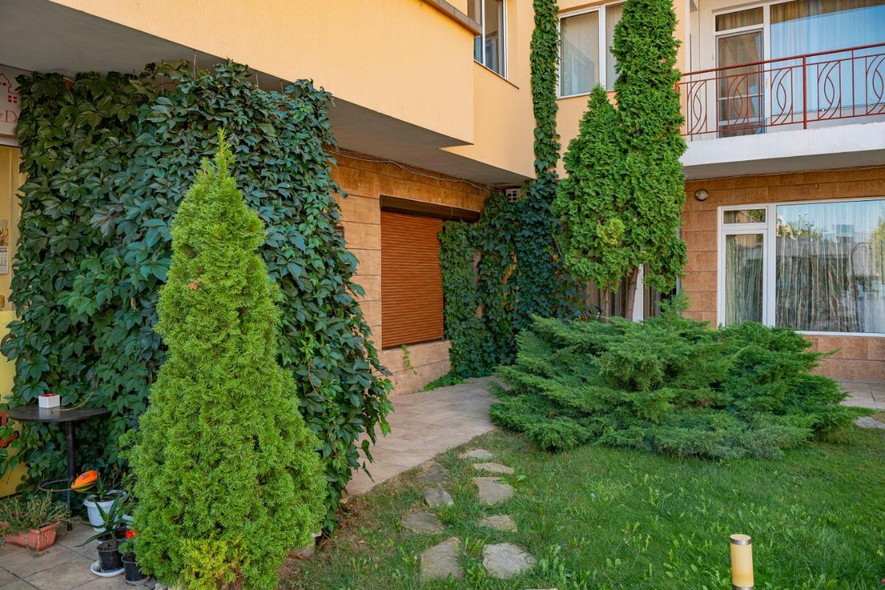 Sunny Day 1 - Menada Apartments Сонячний Берег Екстер'єр фото