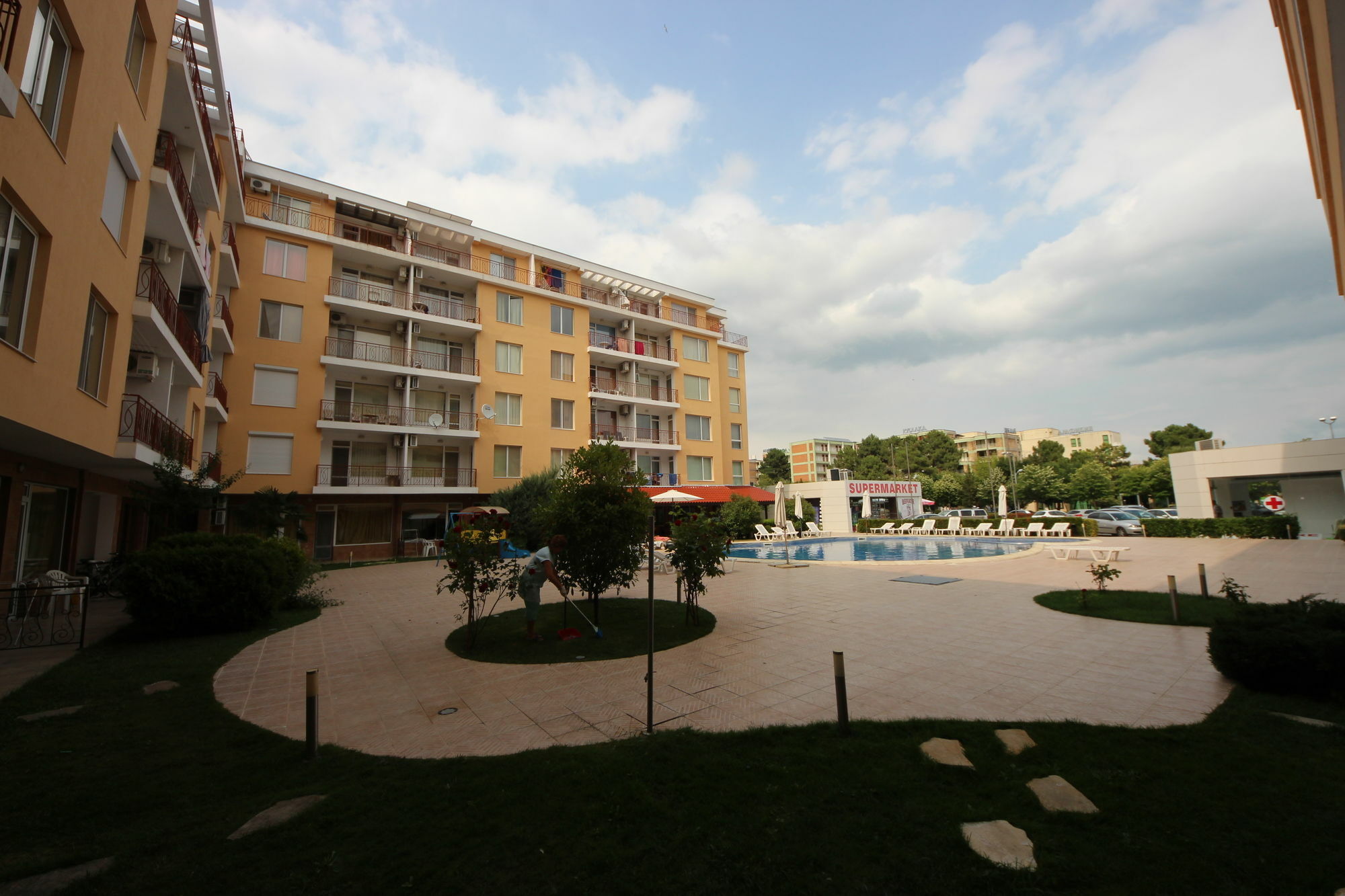 Sunny Day 1 - Menada Apartments Сонячний Берег Екстер'єр фото